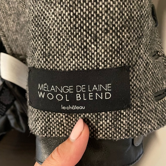 Vintage heavy wool Le Chateau coat. - Picture 2 of 3